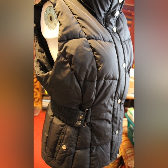 Guess black puffy vest - Picture 2 of 6